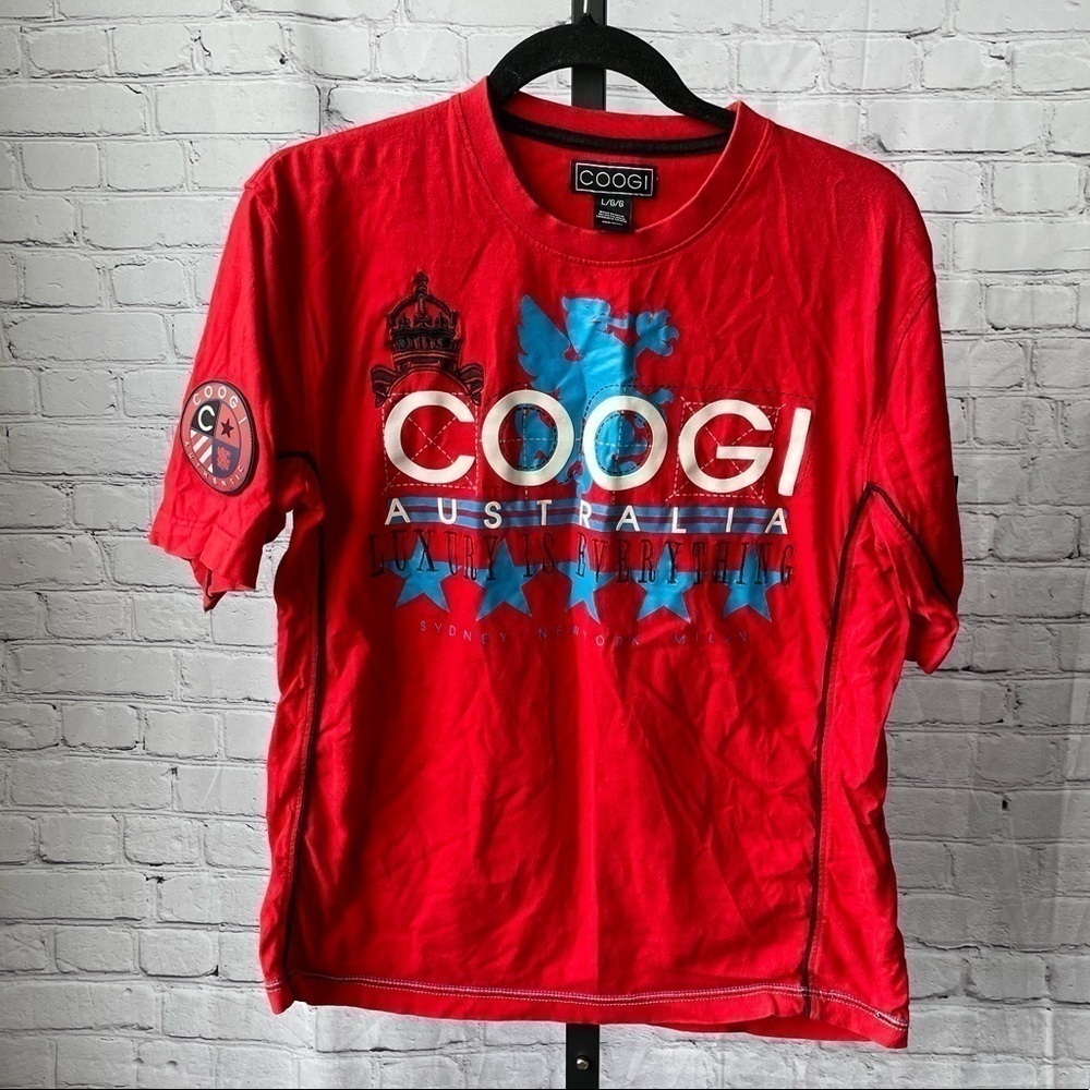 Coogi Red Logo Patch T-Shirt Size Large